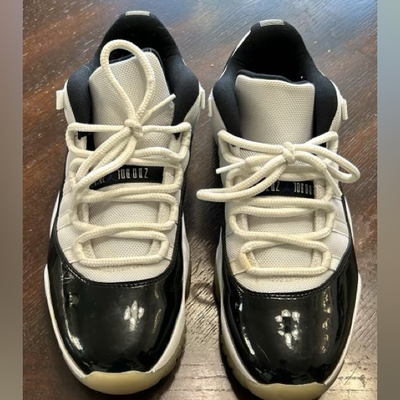Air Jordan 11 Retro Concords Men Size 10 - Picture 1 of 2